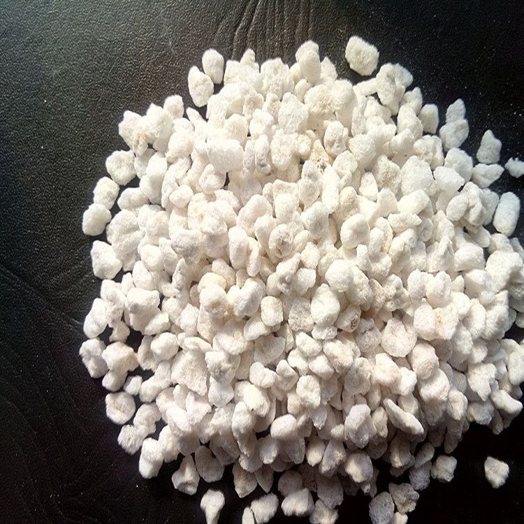 無(wú)土栽培基質(zhì)珍珠巖.jpg 無(wú)土栽培基質(zhì)珍珠巖.jpg